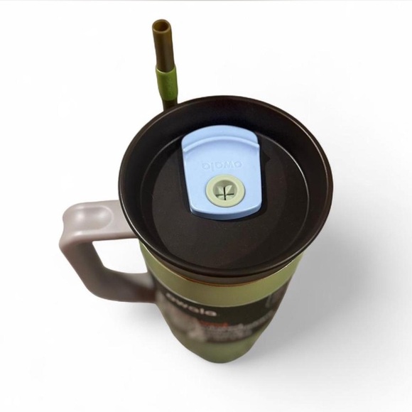 NWT Limited Edition 40 oz Owala Green Insulated Tumbler - Picture 2 of 3